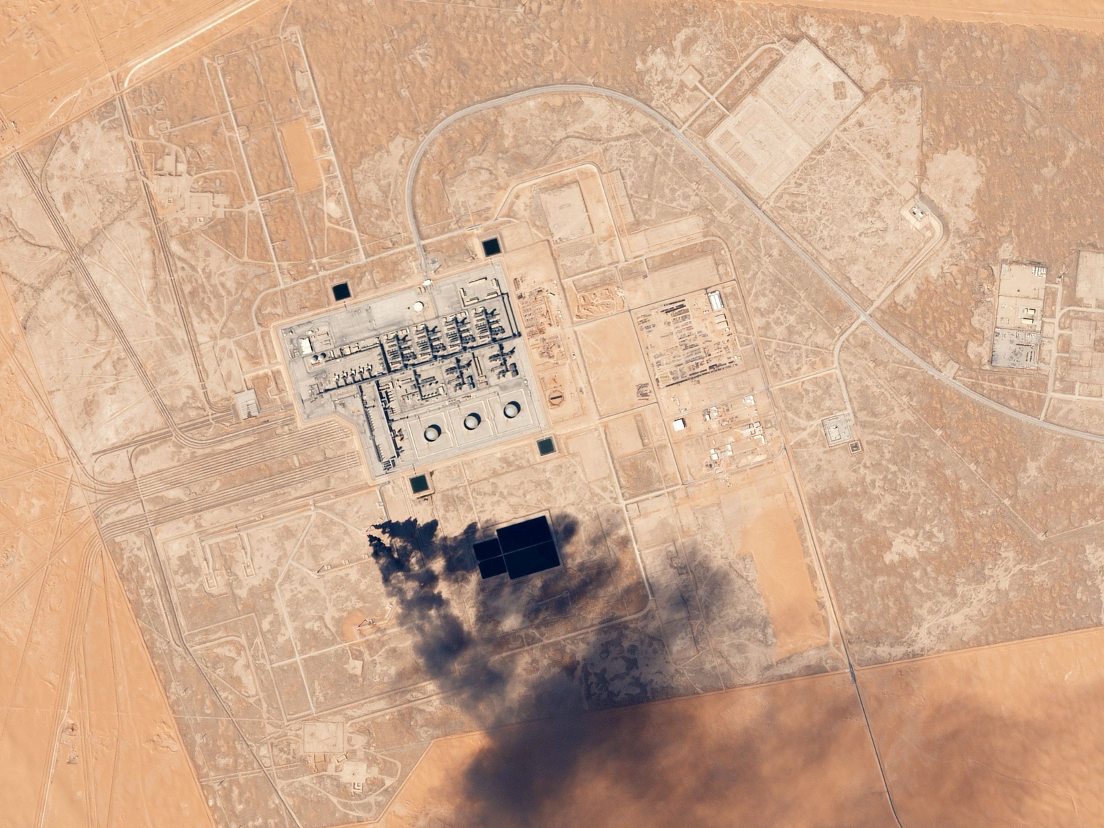 Planta de procesamiento de Khurais, uno de los dos objetivos del ataque de 2019, vista por satélite en febrero de 2017.